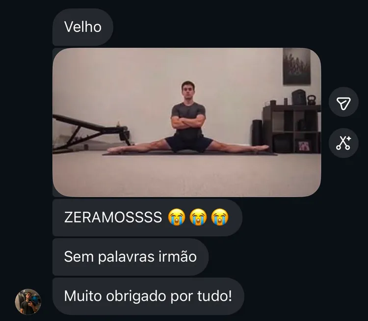 Depoimento no WhatsApp: aluno comemorando ter zerado o curso, com foto executando afastamento total no chão